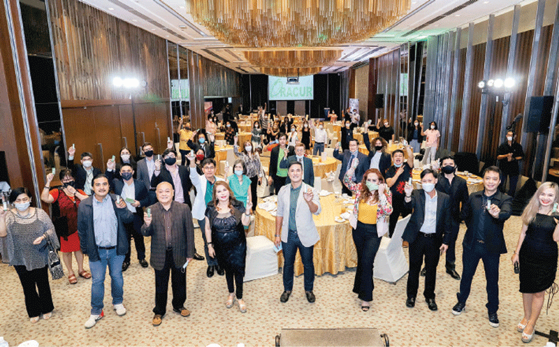 Oracur exclusive distributor Baby F. Go (first row fourth from left, and guests at the recent product launch in Marco Polo, Hotel